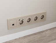 Розетка Ethernet RJ-45 и со шторками, без рамки Ambrella Volt ALFA MA372005 250_100_2680959