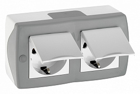 Блок с розетками влагозащищенными с заземлением и крышкой Mono Electric Octans IP20 104-020001-184 500_191_3235197