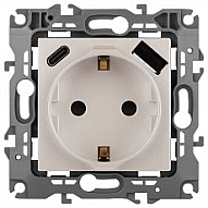 Розетка с заземлением и со шторкой и 2хUSB, без рамки Эра Эра 12 12-4108-15 500_191_2395815